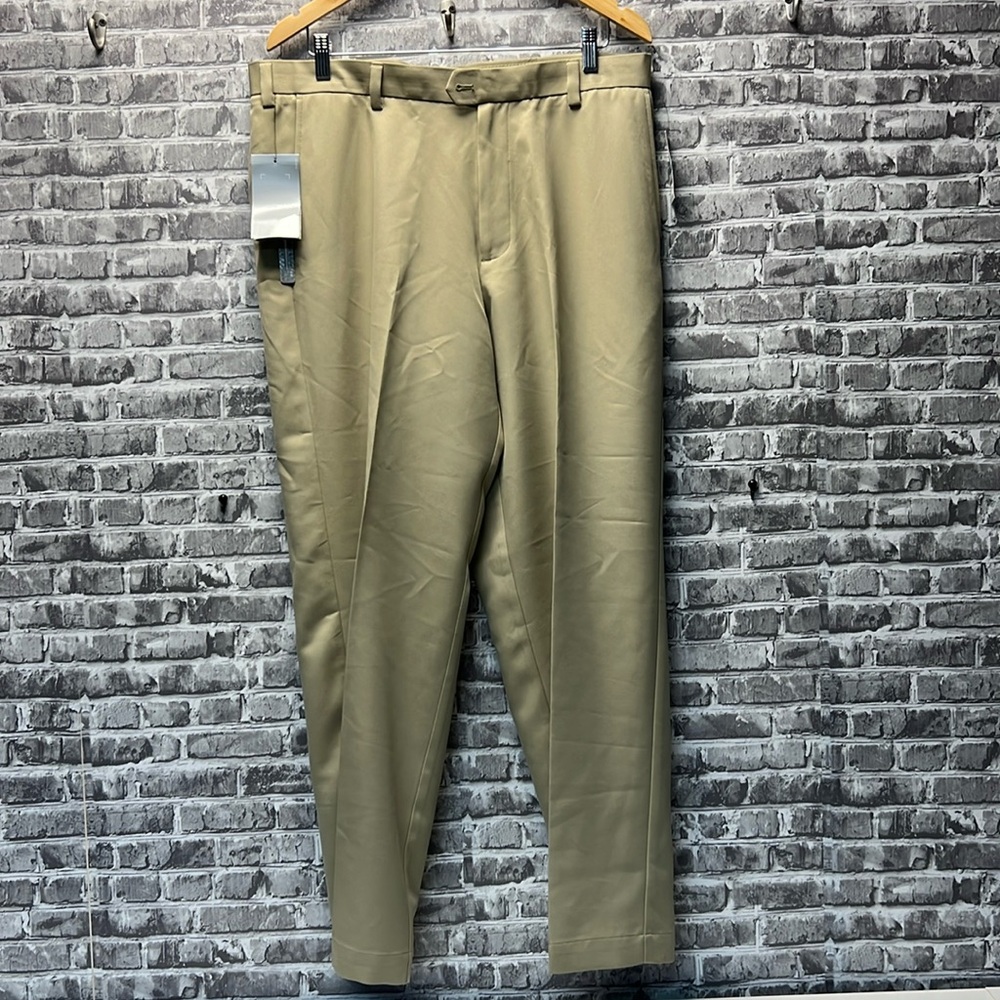 NWT IZOD golf pants‎